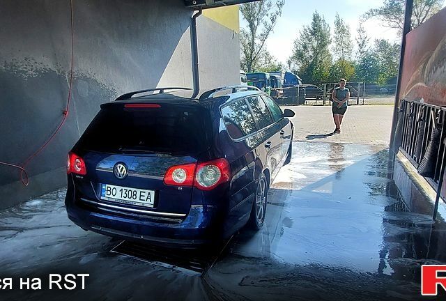 Синий Фольксваген Пассат, объемом двигателя 1.6 л и пробегом 280 тыс. км за 5999 $, фото 1 на Automoto.ua
