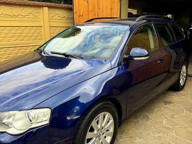 Синий Фольксваген Пассат, объемом двигателя 1.6 л и пробегом 181 тыс. км за 5700 $, фото 1 на Automoto.ua