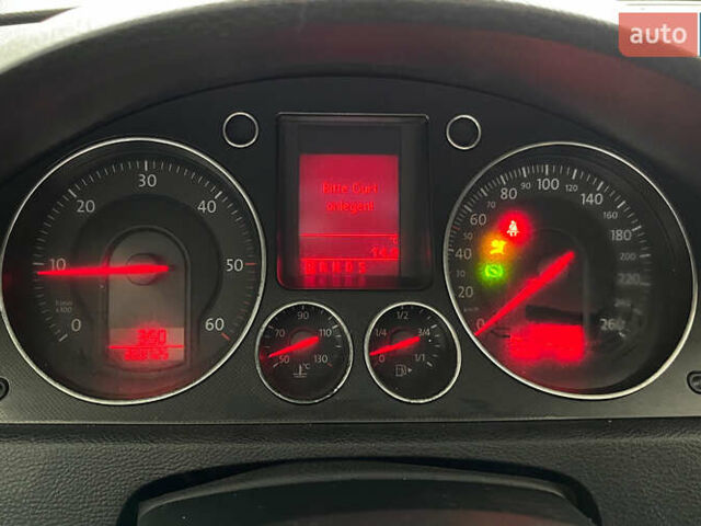 Синий Фольксваген Пассат, объемом двигателя 1.97 л и пробегом 340 тыс. км за 5600 $, фото 11 на Automoto.ua