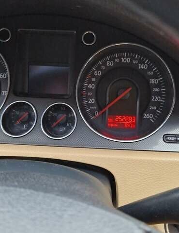 Синій Фольксваген Пассат, об'ємом двигуна 1.98 л та пробігом 252 тис. км за 5200 $, фото 6 на Automoto.ua