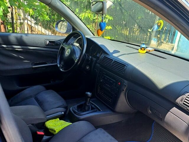 Синій Фольксваген Пассат, об'ємом двигуна 2 л та пробігом 280 тис. км за 2500 $, фото 5 на Automoto.ua