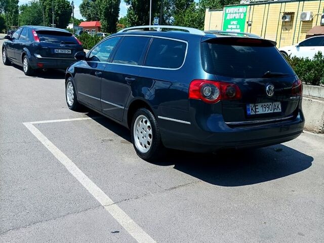 Синий Фольксваген Пассат, объемом двигателя 2 л и пробегом 270 тыс. км за 5400 $, фото 1 на Automoto.ua