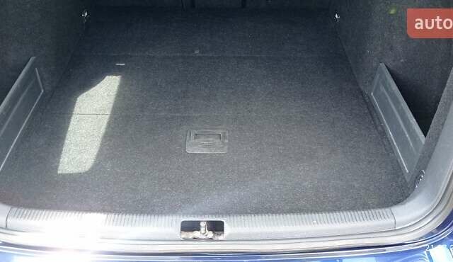 Синій Фольксваген Пассат, об'ємом двигуна 2 л та пробігом 272 тис. км за 7300 $, фото 72 на Automoto.ua