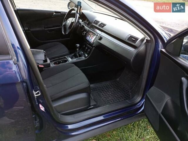 Синий Фольксваген Пассат, объемом двигателя 1.6 л и пробегом 236 тыс. км за 5100 $, фото 22 на Automoto.ua