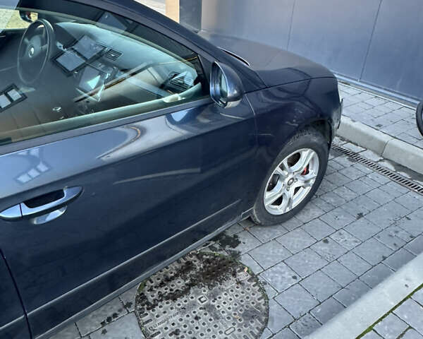 Фольксваген Пассат 2006 в Ужгороде на Automoto.ua Синий Фольксваген Пассат, объемом двигателя 1.6 л и пробегом 228 тыс. км за 4950 $, фото 18 на Automoto.ua