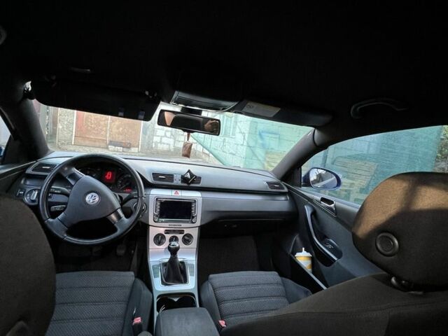 Синій Фольксваген Пассат, об'ємом двигуна 2 л та пробігом 350 тис. км за 5200 $, фото 4 на Automoto.ua