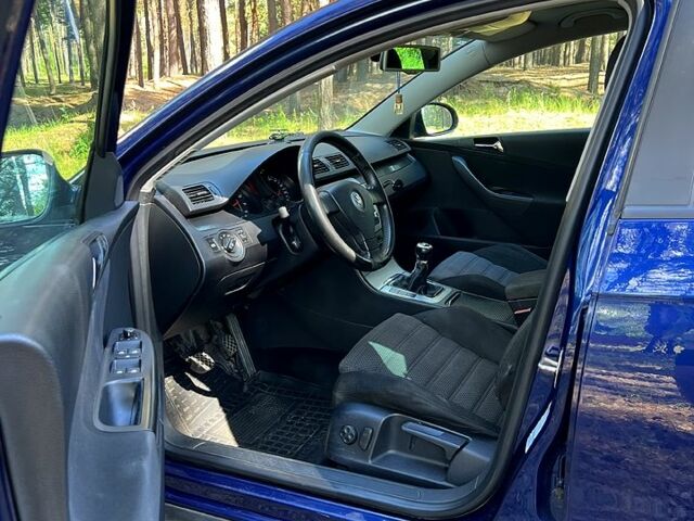 Синий Фольксваген Пассат, объемом двигателя 1.6 л и пробегом 200 тыс. км за 5000 $, фото 8 на Automoto.ua