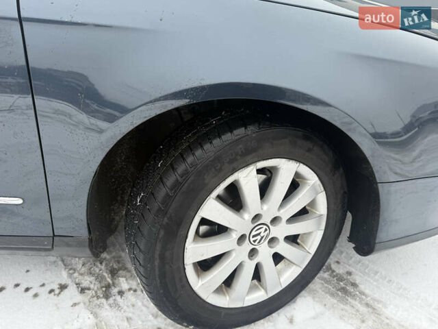 Синий Фольксваген Пассат, объемом двигателя 1.97 л и пробегом 320 тыс. км за 5700 $, фото 13 на Automoto.ua