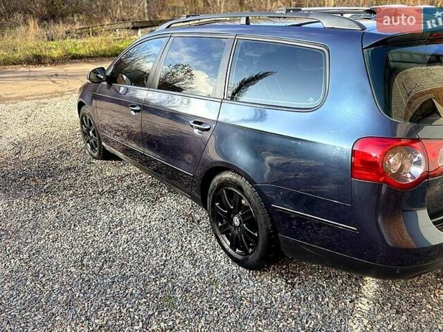 Синий Фольксваген Пассат, объемом двигателя 2 л и пробегом 317 тыс. км за 5950 $, фото 6 на Automoto.ua