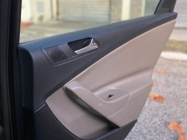 Синий Фольксваген Пассат, объемом двигателя 2 л и пробегом 217 тыс. км за 4665 $, фото 5 на Automoto.ua