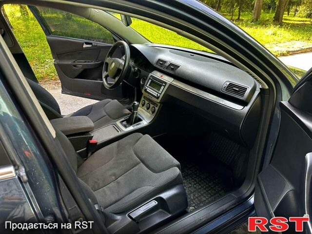 Синий Фольксваген Пассат, объемом двигателя 1.9 л и пробегом 280 тыс. км за 5750 $, фото 9 на Automoto.ua