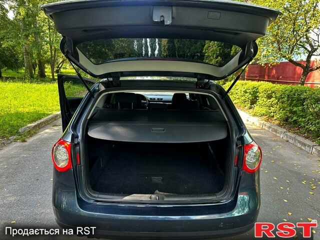 Синий Фольксваген Пассат, объемом двигателя 1.9 л и пробегом 280 тыс. км за 5750 $, фото 8 на Automoto.ua