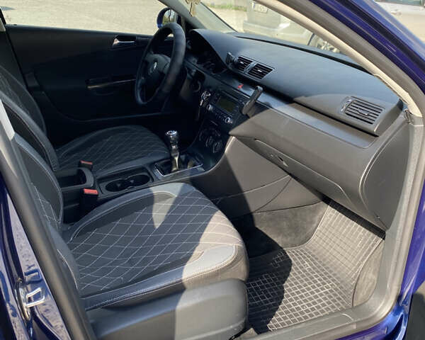 Синий Фольксваген Пассат, объемом двигателя 1.6 л и пробегом 227 тыс. км за 6500 $, фото 8 на Automoto.ua