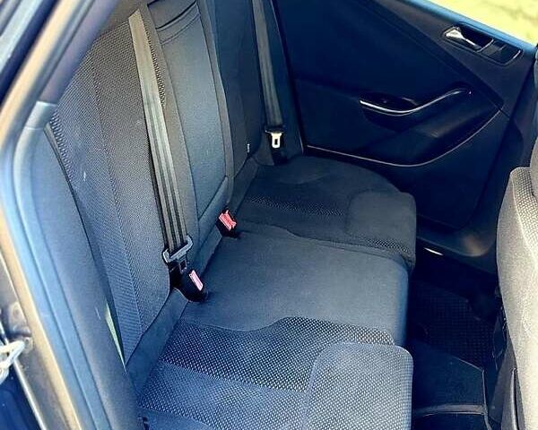 Синий Фольксваген Пассат, объемом двигателя 2 л и пробегом 317 тыс. км за 5950 $, фото 10 на Automoto.ua