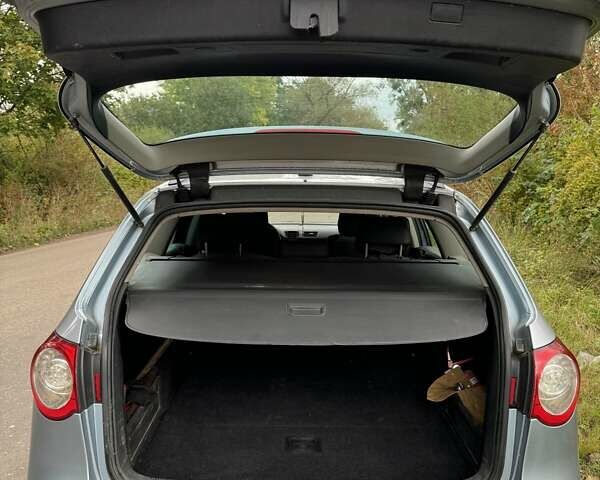 Синий Фольксваген Пассат, объемом двигателя 1.97 л и пробегом 288 тыс. км за 5400 $, фото 20 на Automoto.ua