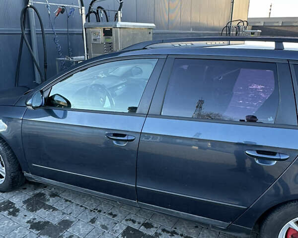 Фольксваген Пассат 2006 в Ужгороде на Automoto.ua Синий Фольксваген Пассат, объемом двигателя 1.6 л и пробегом 228 тыс. км за 4950 $, фото 11 на Automoto.ua