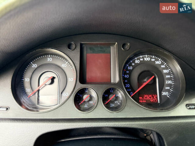 Синій Фольксваген Пассат, об'ємом двигуна 1.97 л та пробігом 295 тис. км за 5950 $, фото 29 на Automoto.ua