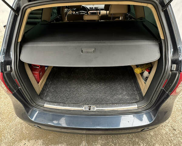 Синий Фольксваген Пассат, объемом двигателя 1.97 л и пробегом 374 тыс. км за 7200 $, фото 13 на Automoto.ua