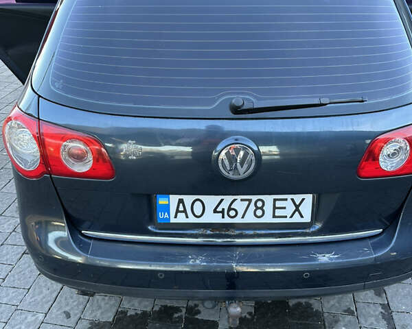 Фольксваген Пассат 2006 в Ужгороде на Automoto.ua Синий Фольксваген Пассат, объемом двигателя 1.6 л и пробегом 228 тыс. км за 4950 $, фото 1 на Automoto.ua