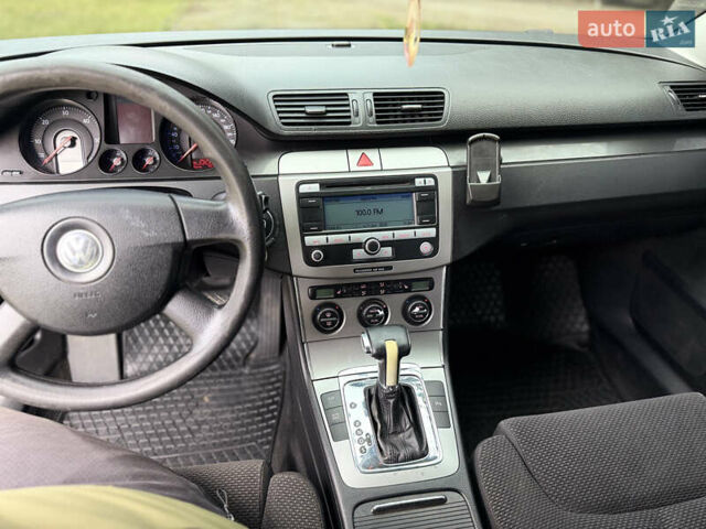 Синій Фольксваген Пассат, об'ємом двигуна 1.97 л та пробігом 295 тис. км за 5950 $, фото 36 на Automoto.ua