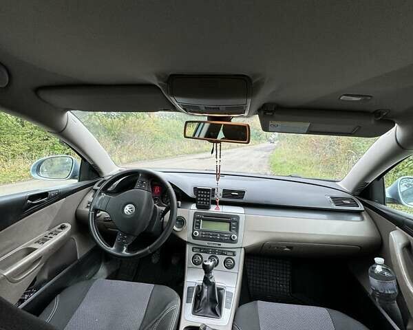 Синий Фольксваген Пассат, объемом двигателя 1.97 л и пробегом 288 тыс. км за 5400 $, фото 23 на Automoto.ua