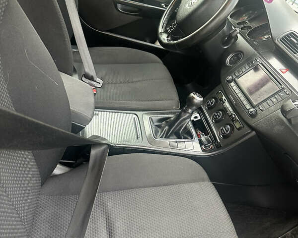 Синий Фольксваген Пассат, объемом двигателя 1.97 л и пробегом 250 тыс. км за 4700 $, фото 14 на Automoto.ua