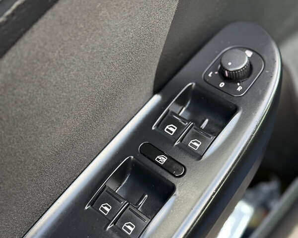 Синий Фольксваген Пассат, объемом двигателя 1.9 л и пробегом 250 тыс. км за 6300 $, фото 9 на Automoto.ua