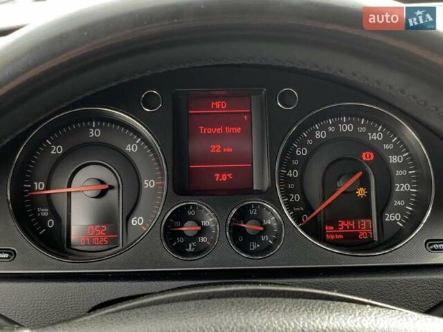 Синий Фольксваген Пассат, объемом двигателя 2 л и пробегом 344 тыс. км за 6455 $, фото 47 на Automoto.ua