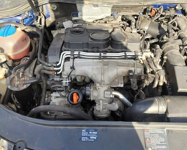 Синий Фольксваген Пассат, объемом двигателя 1.97 л и пробегом 400 тыс. км за 5300 $, фото 2 на Automoto.ua