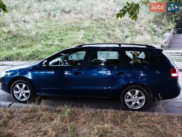 Синий Фольксваген Пассат, объемом двигателя 1.6 л и пробегом 274 тыс. км за 5000 $, фото 3 на Automoto.ua