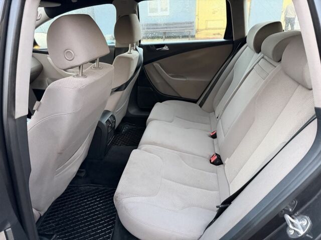 Синий Фольксваген Пассат, объемом двигателя 2 л и пробегом 345 тыс. км за 3100 $, фото 11 на Automoto.ua