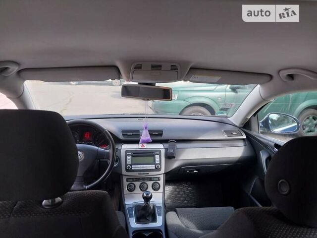 Синий Фольксваген Пассат, объемом двигателя 2 л и пробегом 305 тыс. км за 5000 $, фото 6 на Automoto.ua