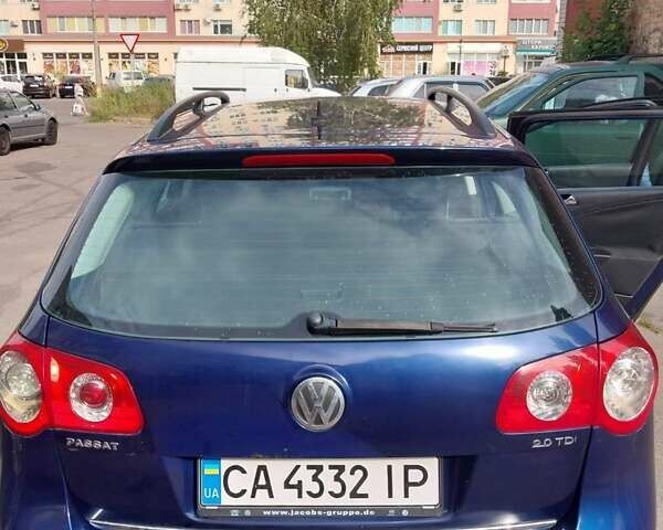 Синий Фольксваген Пассат, объемом двигателя 2 л и пробегом 305 тыс. км за 5000 $, фото 2 на Automoto.ua