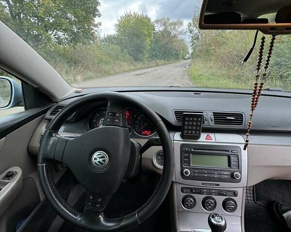 Синий Фольксваген Пассат, объемом двигателя 1.97 л и пробегом 288 тыс. км за 5400 $, фото 15 на Automoto.ua