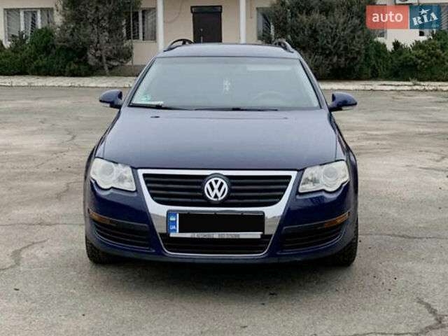Синій Фольксваген Пассат, об'ємом двигуна 1.6 л та пробігом 269 тис. км за 5800 $, фото 1 на Automoto.ua