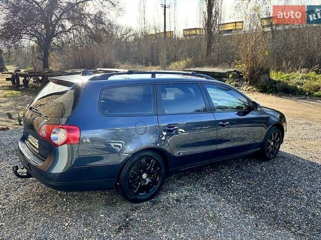 Синий Фольксваген Пассат, объемом двигателя 2 л и пробегом 317 тыс. км за 5950 $, фото 2 на Automoto.ua