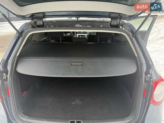 Синий Фольксваген Пассат, объемом двигателя 1.97 л и пробегом 320 тыс. км за 5700 $, фото 18 на Automoto.ua