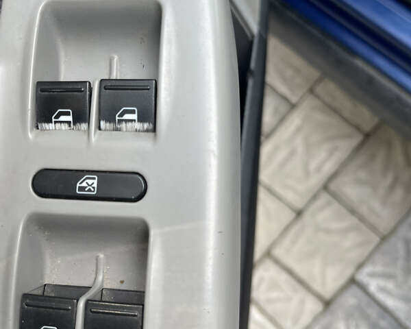 Синій Фольксваген Пассат, об'ємом двигуна 1.9 л та пробігом 350 тис. км за 3999 $, фото 20 на Automoto.ua