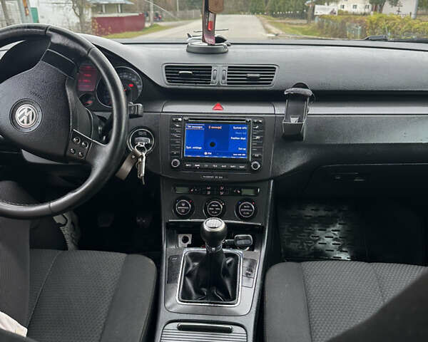 Синий Фольксваген Пассат, объемом двигателя 1.97 л и пробегом 250 тыс. км за 4700 $, фото 13 на Automoto.ua