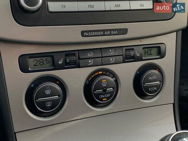 Синий Фольксваген Пассат, объемом двигателя 2 л и пробегом 344 тыс. км за 6455 $, фото 49 на Automoto.ua