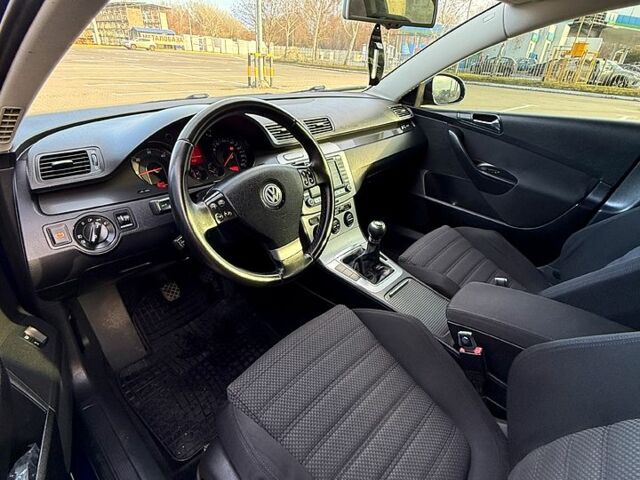 Синий Фольксваген Пассат, объемом двигателя 1.9 л и пробегом 250 тыс. км за 6300 $, фото 8 на Automoto.ua