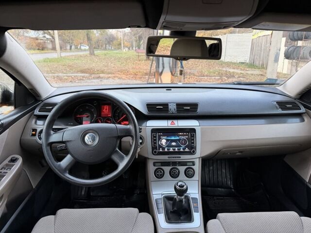 Синий Фольксваген Пассат, объемом двигателя 2 л и пробегом 345 тыс. км за 3100 $, фото 12 на Automoto.ua