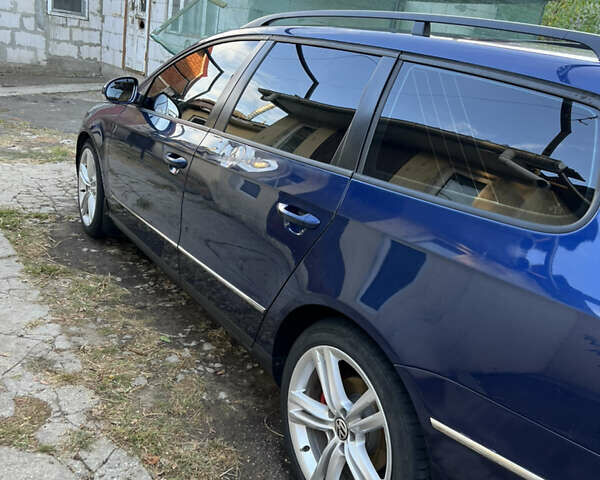 Синий Фольксваген Пассат, объемом двигателя 1.97 л и пробегом 350 тыс. км за 5200 $, фото 1 на Automoto.ua