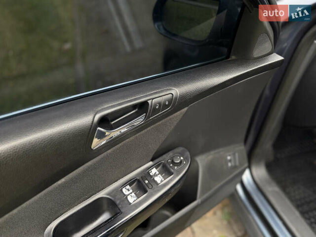 Синій Фольксваген Пассат, об'ємом двигуна 1.97 л та пробігом 295 тис. км за 5950 $, фото 23 на Automoto.ua