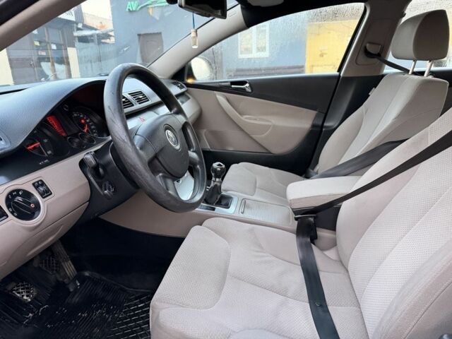 Синий Фольксваген Пассат, объемом двигателя 2 л и пробегом 345 тыс. км за 3100 $, фото 10 на Automoto.ua