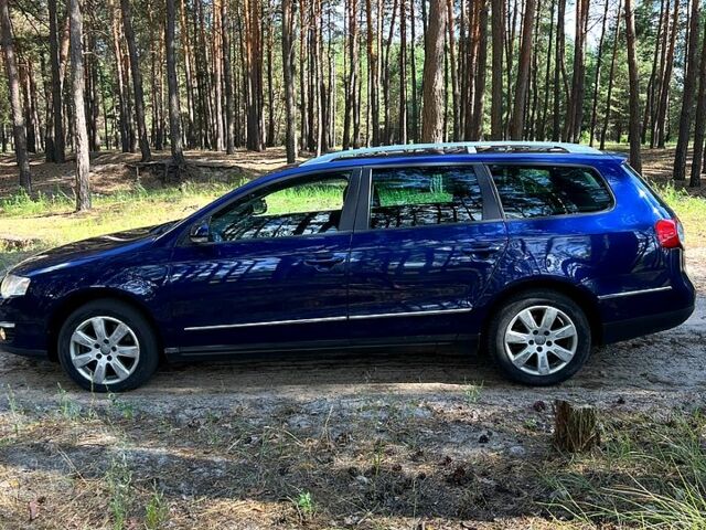 Синий Фольксваген Пассат, объемом двигателя 1.6 л и пробегом 200 тыс. км за 5000 $, фото 3 на Automoto.ua