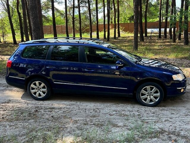 Синий Фольксваген Пассат, объемом двигателя 1.6 л и пробегом 200 тыс. км за 5000 $, фото 2 на Automoto.ua