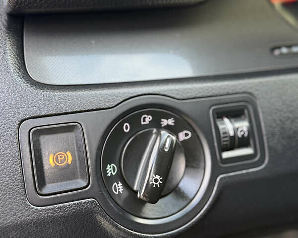 Синий Фольксваген Пассат, объемом двигателя 1.9 л и пробегом 250 тыс. км за 6300 $, фото 11 на Automoto.ua