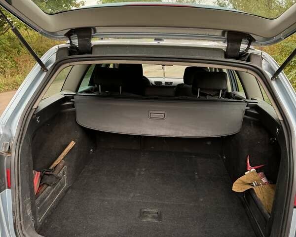 Синий Фольксваген Пассат, объемом двигателя 1.97 л и пробегом 288 тыс. км за 5400 $, фото 21 на Automoto.ua