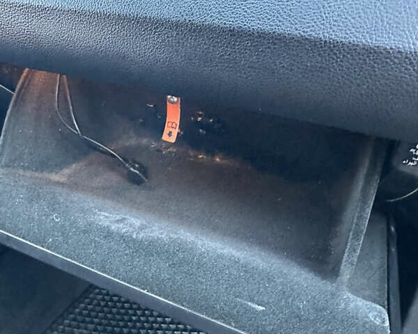 Фольксваген Пассат 2006 в Ужгороде на Automoto.ua Синий Фольксваген Пассат, объемом двигателя 1.6 л и пробегом 228 тыс. км за 4950 $, фото 22 на Automoto.ua